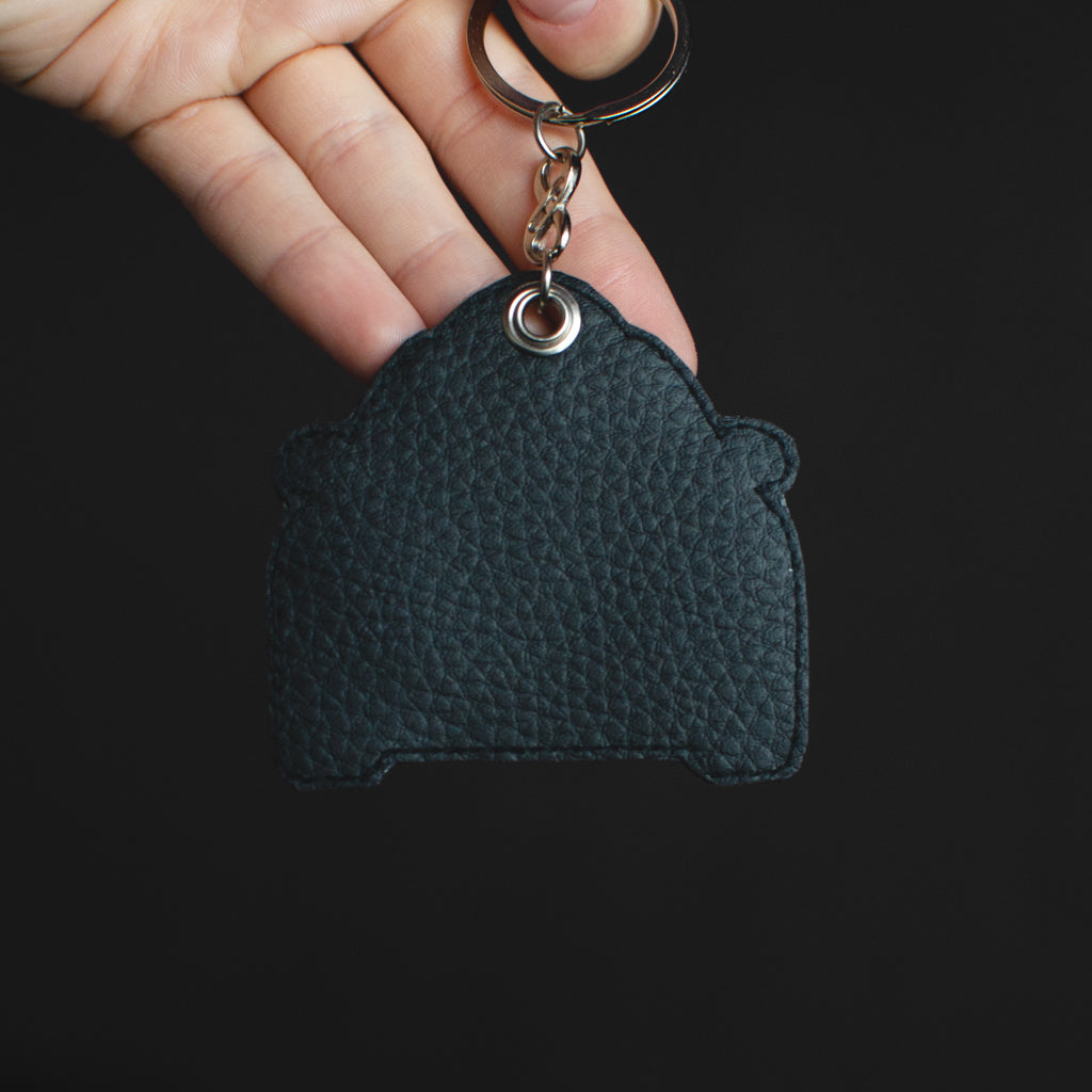 Zdjęcie tylnej strony breloka haftowanego