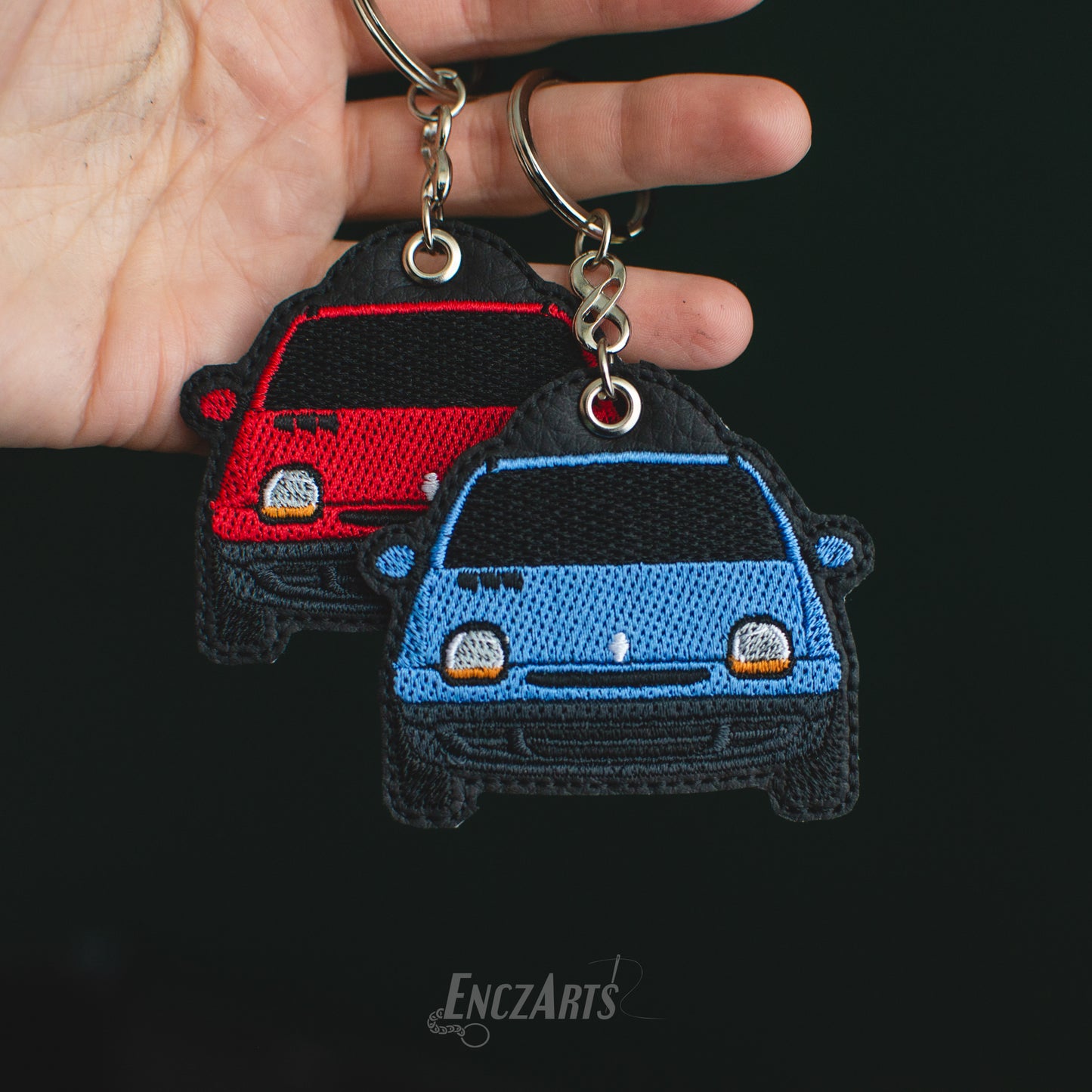 Zdjęcie produktu haftowanego breloka EnczArts niebieski Renault Twingo I przedlift