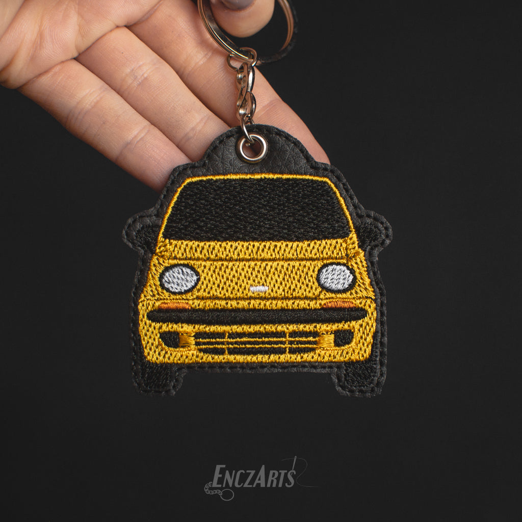 Unikalny brelok EnczArts z haftem auta Daewoo Matiz M100 unikalny prezent motoryzacyjny handmade 