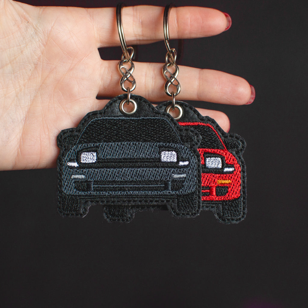 Personalizowany brelok z haftem Celica V idealny prezent dla fana motoryzacji 